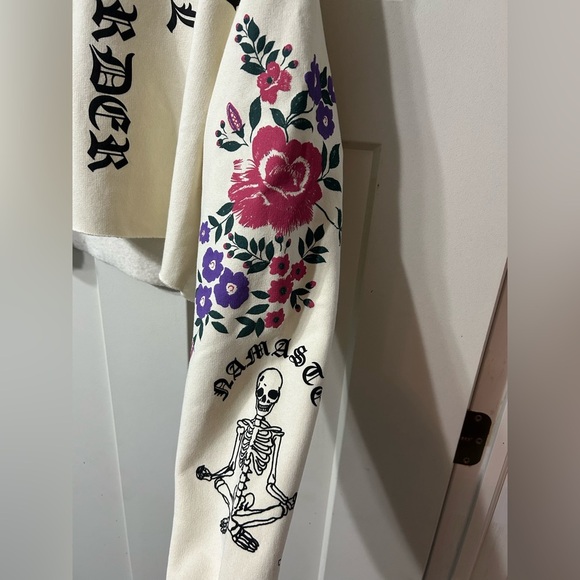 NEW girl ORDER Cropped Cream Sweatshirt with Floral Design - Picture 4 of 6